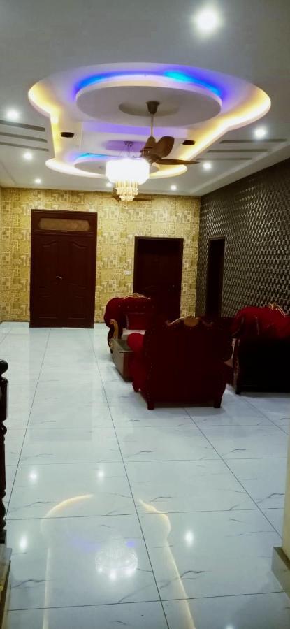 Hotel Pak Continental Multan Exteriör bild