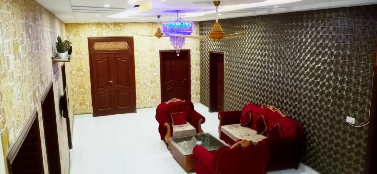 Hotel Pak Continental Multan Exteriör bild