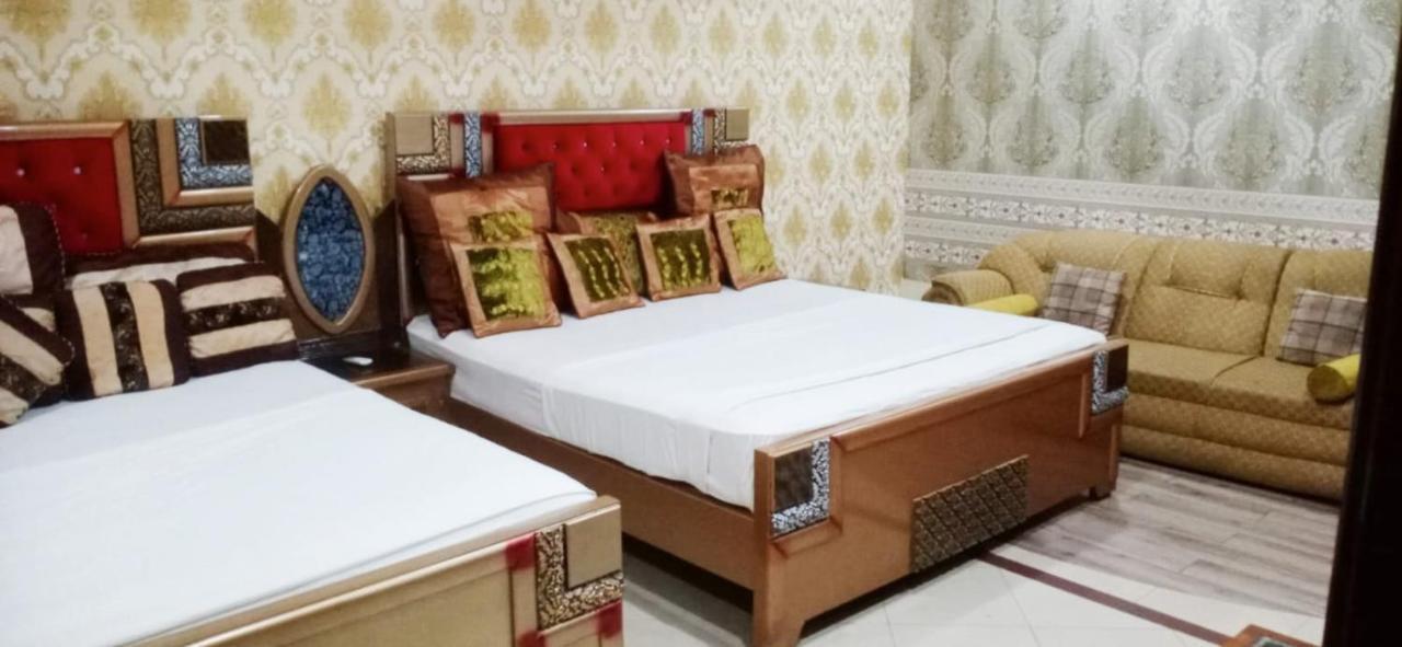 Hotel Pak Continental Multan Exteriör bild