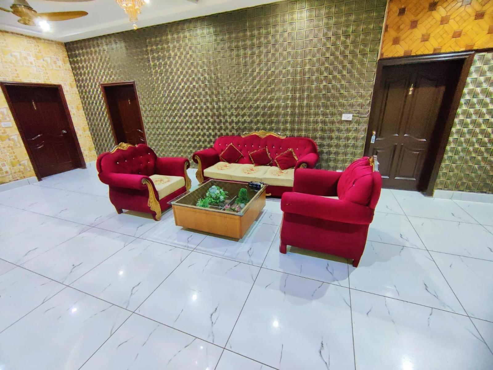 Hotel Pak Continental Multan Exteriör bild
